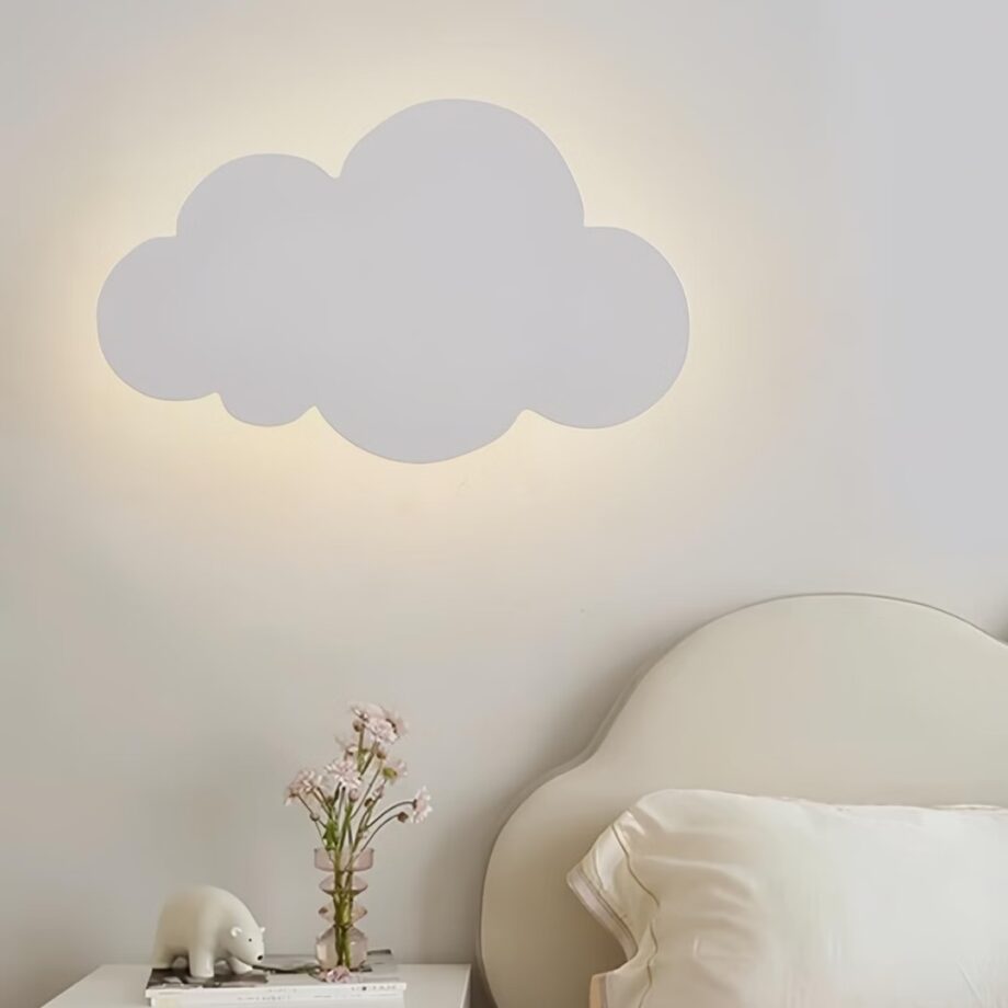 Lampada da parete minimalista a forma di nuvola per la cameretta di un bambino — dettaglio della finitura