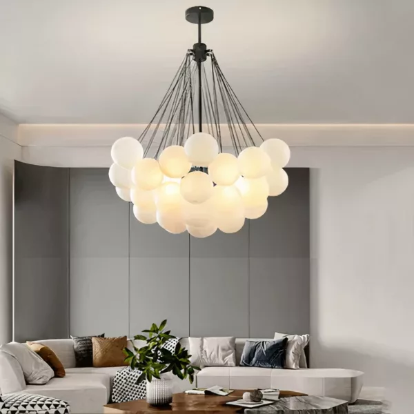 Suspension grappe en verre élégante présenté dans un salon
