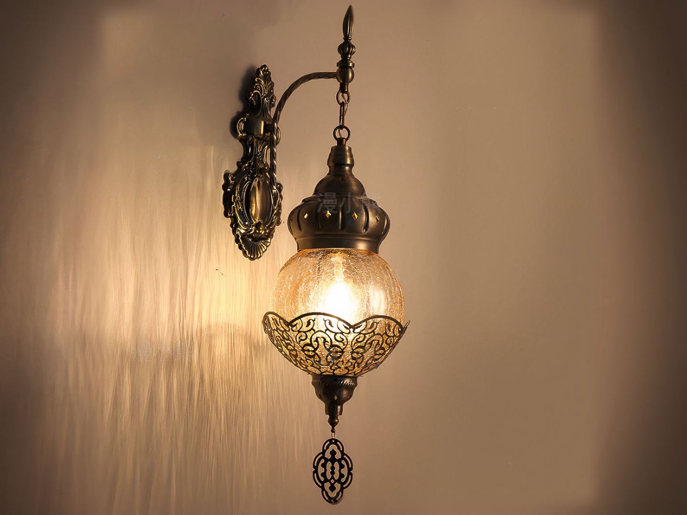 Lampada da parete rotonda orientale in vetro crepato, vista principale