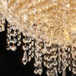 Lampadario a globo LED fiammeggiante — dettaglio