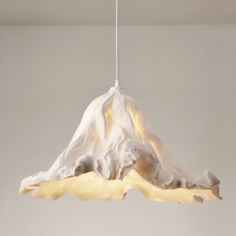 Lampadario chapeau LED suspendu blanc et rétro en résine sur fond gris