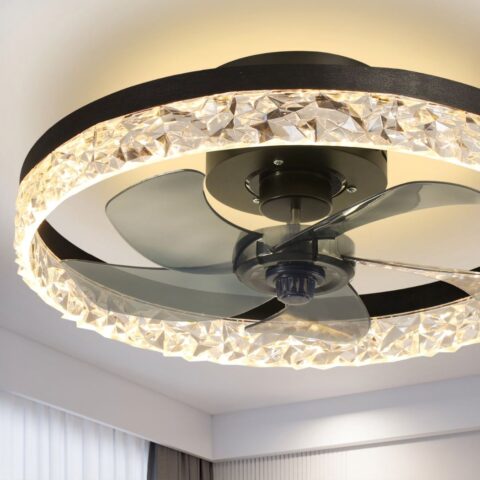 Lampadario ventilateur avec luminaire LED décoration diamant sur un plafond