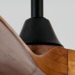 Ventilatore da soffitto industriale vintage in legno con luce — dettaglio