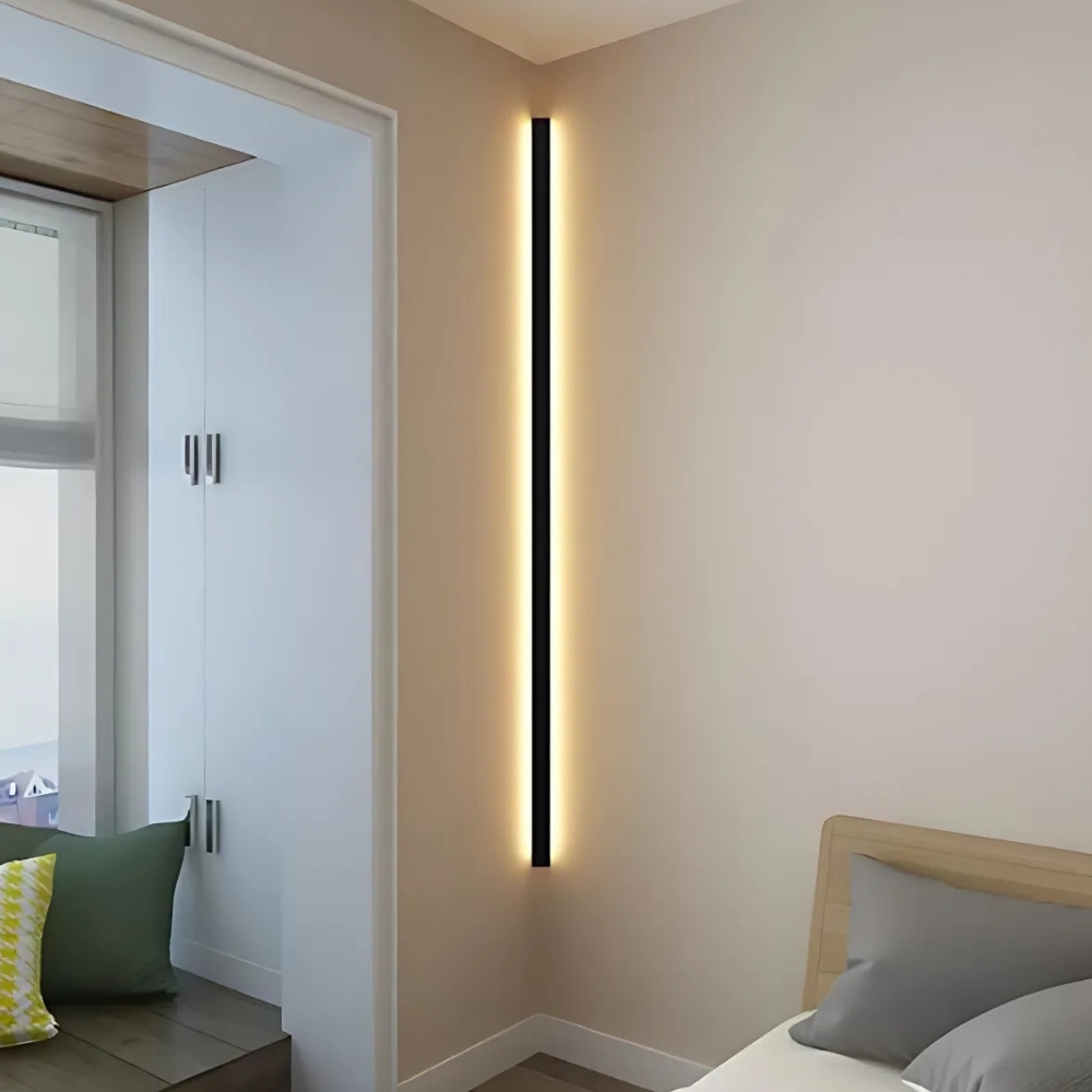 Applique minimalista nera — in ambiente