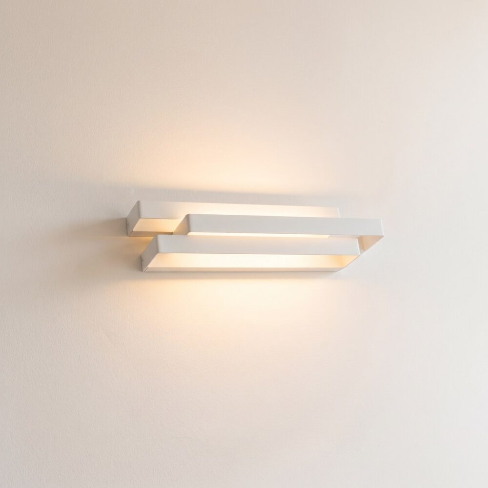 Lampada da parete design in acciaio bianco