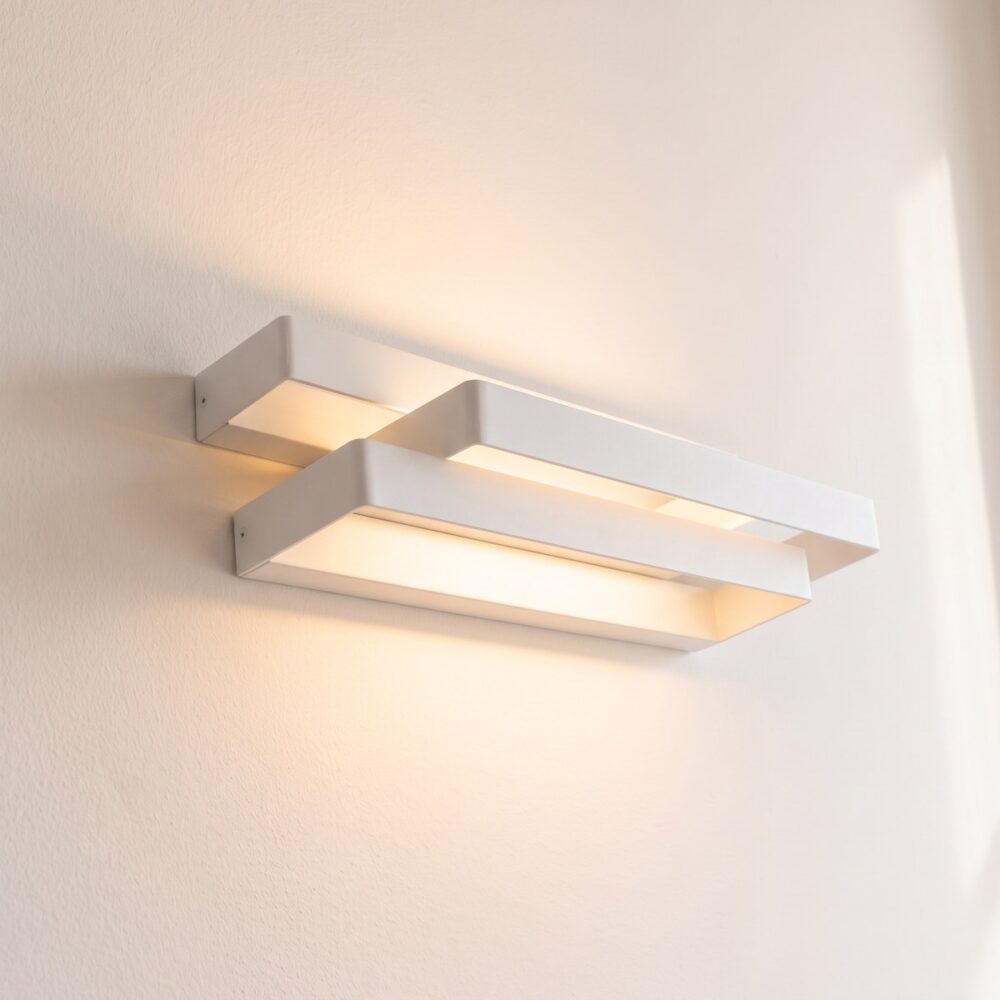 Lampada da parete design in acciaio bianco