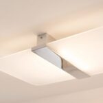 Plafoniera rettangolare in acciaio cromato e vetro bianco opaco