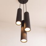 Lampadario a sospensione verticale a 3 tubi scanalati