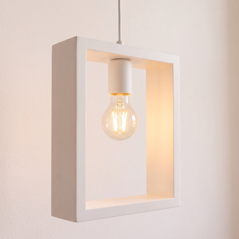 Sospensione scandinava bianca, cornice minimalista in legno
