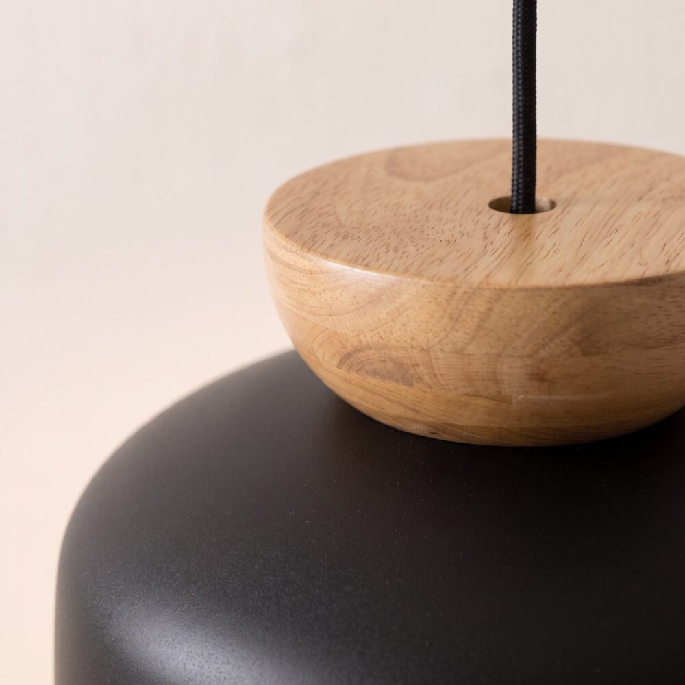 Sospensione scandinava in metallo e legno, forma arrotondata